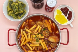 김포창고 - 최장우의 고기떡볶이 1팩 / 떡볶이와 고기의 콜라보